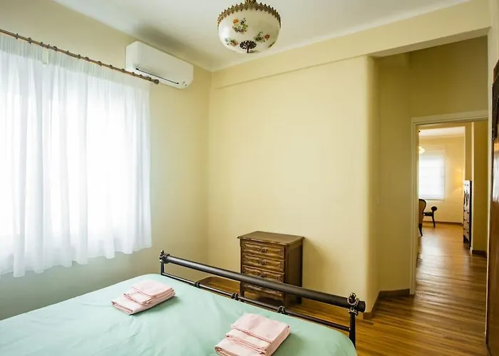 Plaka Vintage Apartment